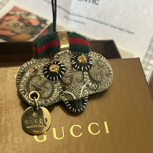 Authentic GUCCI GUCCIOLI Dachshund Dog Key Ring/Charm Strap - Picture 5 of 11